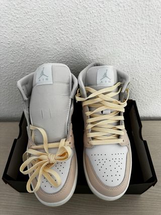 Air Jordan 1 Mid SE Ice-Sea Glass