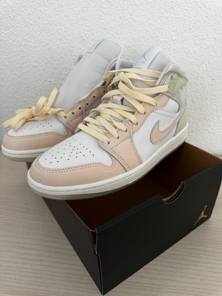 Air Jordan 1 Mid SE Ice-Sea Glass