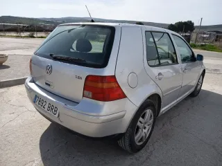 Volkswagen Golf 2003