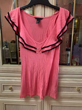 Camiseta rosa de tirantes con volantes talla S