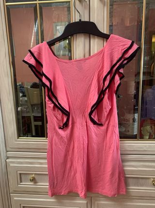 Camiseta rosa de tirantes con volantes talla S