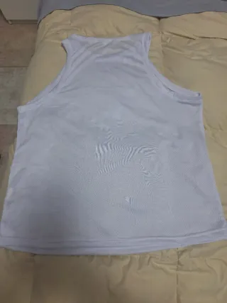 Camiseta deportiva blanca