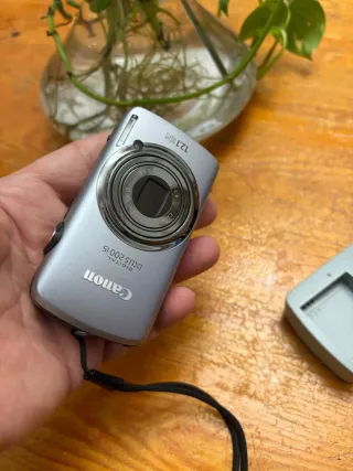 Cámara Canon IXUS 200 IS Plata