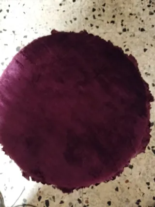 Taburete/Reposapiés púrpura con rosas