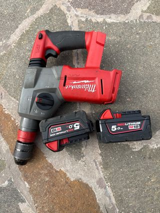 Tassellatore Milwaukee M18 FUEL con 2 batterie