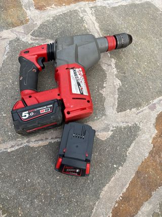 Tassellatore Milwaukee M18 FUEL con 2 batterie