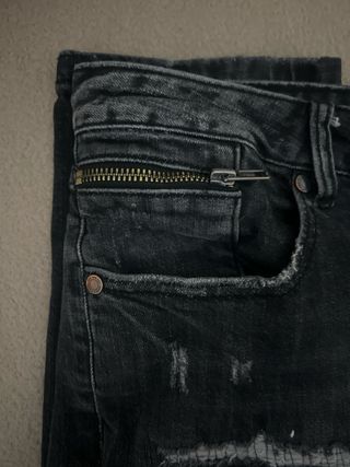 Pantalones vaqueros Supply & Demand desgastados