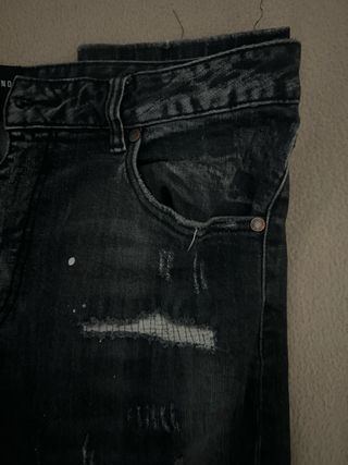 Pantalones vaqueros Supply & Demand desgastados