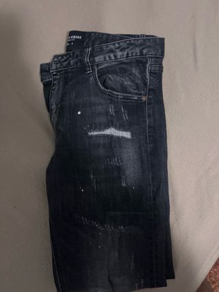 Pantalones vaqueros Supply & Demand desgastados