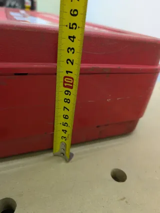 Caja HILTI para máquina dobladora manual