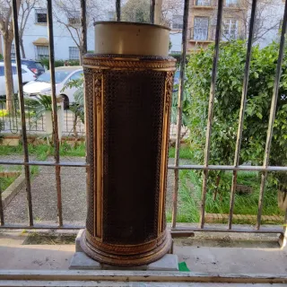 Paragüero de rejilla y madera dorada