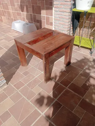 Mesa de madera rústica