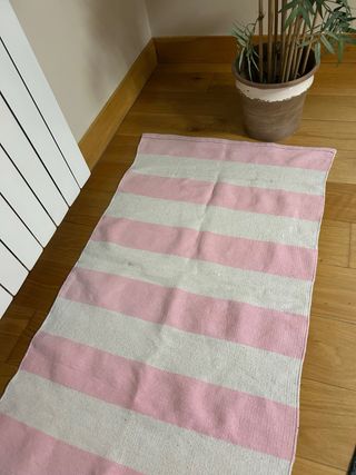 Alfombra infantil rayas rosa y blanco 120 x 70 cm