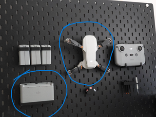 Expositor DJI Mini 2 Skadis Negro/Gris