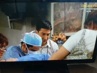 Panasonic TX-42X50E Smart TV 42. Mando y cables.