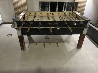 Futbolín de madera vintage