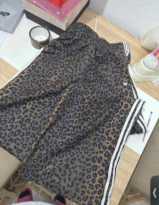 Adidas Shorts Estampado Leopardo