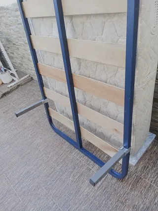 Somier 90x190 con patas y colchon