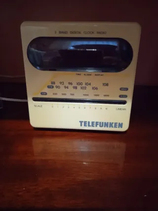 Radio Reloj Despertador Telefunken