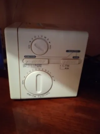 Radio Reloj Despertador Telefunken