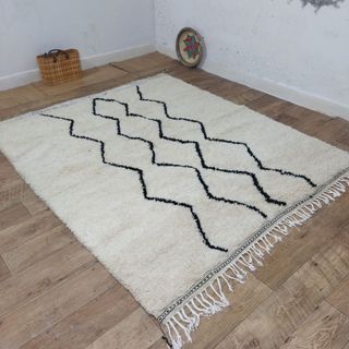 Alfombra Beni Ouarain – Diseño Minimalista en Lana