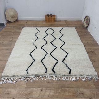 Alfombra Beni Ouarain – Diseño Minimalista en Lana