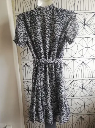 Vestido Shein estampado V com laço