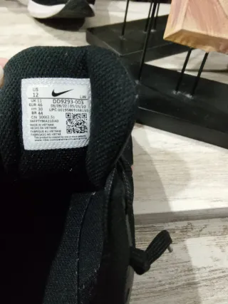 Tenis Nike Talla 46 Negros y Rojos