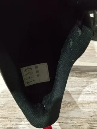 Tenis Nike Talla 46 Negros y Rojos