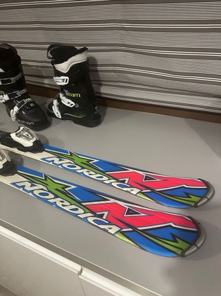 Esquís 130cm, Botas Niño y Bastones