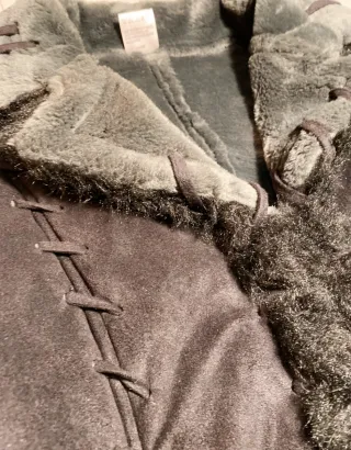 Chaqueta y2k negra efecto ante con pelo sintético