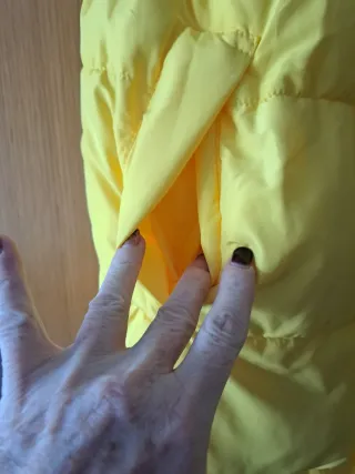 Chaleco acolchado amarillo Pull&Bear