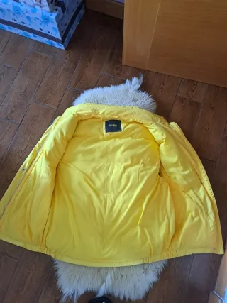 Chaleco acolchado amarillo Pull&Bear