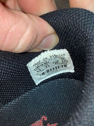 Nike Dunk Low Varsity ‘Bred’ released 2010