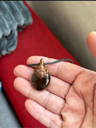 Colgante artesanal piedra jade marrón