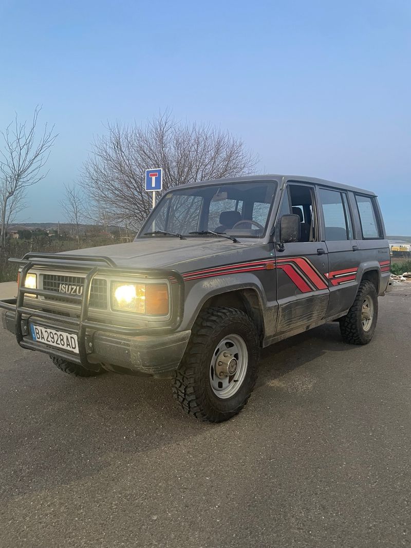 Isuzu Trooper 1988 - foto 1