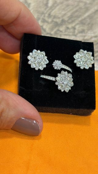 Conjunto Swarovski Anillos y Pendientes
