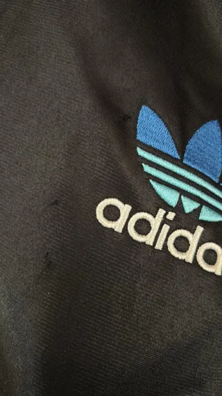 Chaqueta Adidas Chile 62 Talla M Negra/Azul.