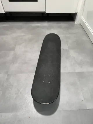 Skate Decathlon Diseño Calavera y Pirámide