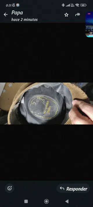 Gorra de pana marrón y gris