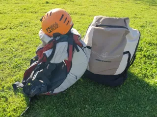 Equipo vela paramotor/parapente. Casco y silla