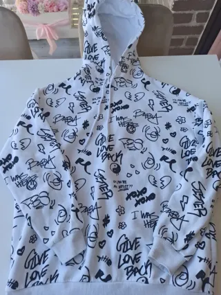 Sudadera con capucha y estampado graffiti