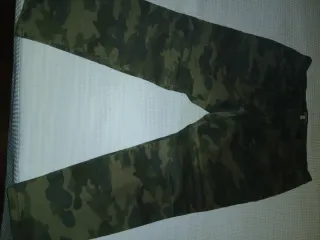 Pantalón camuflaje mujer