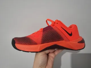 T36 Nike Metcom 10 rojas/naranjas