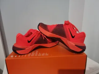T36,5 Nike Metcom 10 rojas/naranjas