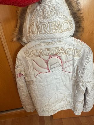 Chaqueta de cuero con diseño