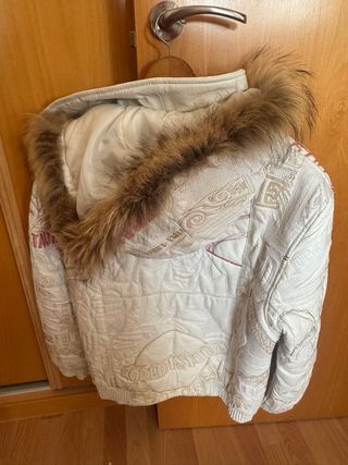 Chaqueta de cuero con diseño