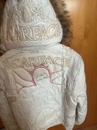Chaqueta de cuero con diseño