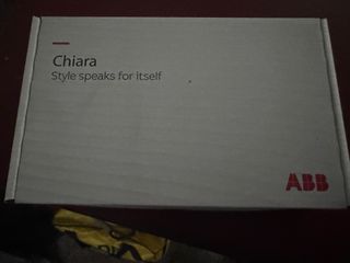 8 Prese Elettriche Rosse Totale Sono 8 pacchi