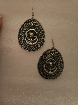 Pendientes plateados diseño tribal